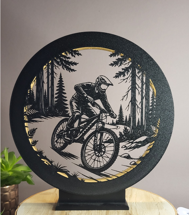 LAMPĂ 3D MTB – LUMINĂ AMBIENTALĂ PENTRU ADRENALINĂ ȘI RELAXARE